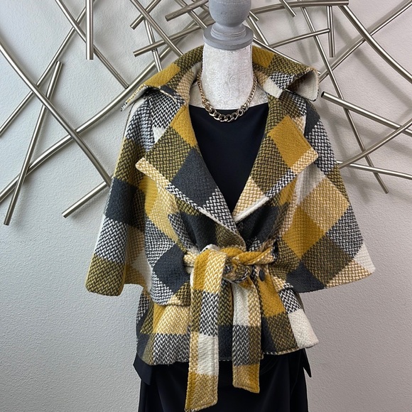 anthropologie cartonnier Jackets & Blazers - Anthropologie cartonnier plaid capelet coat M